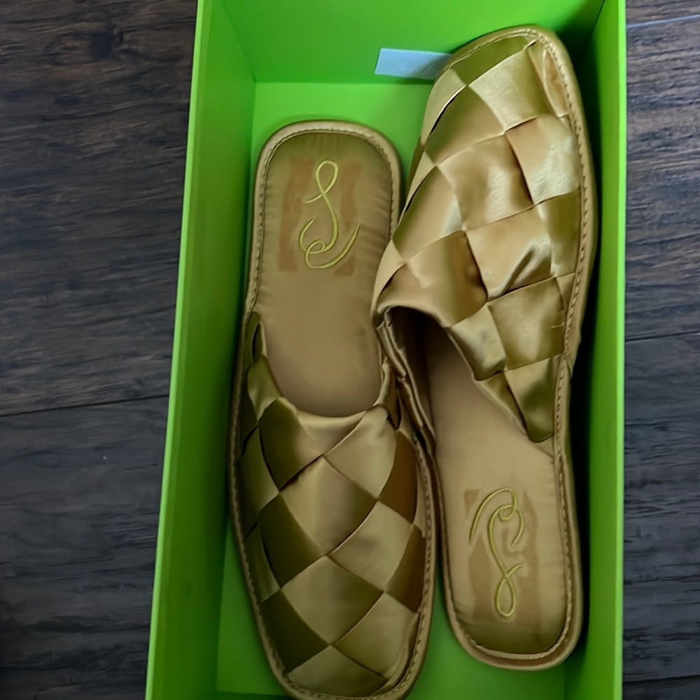 Sam Edelmon gold satin slipper, size 8 1/2